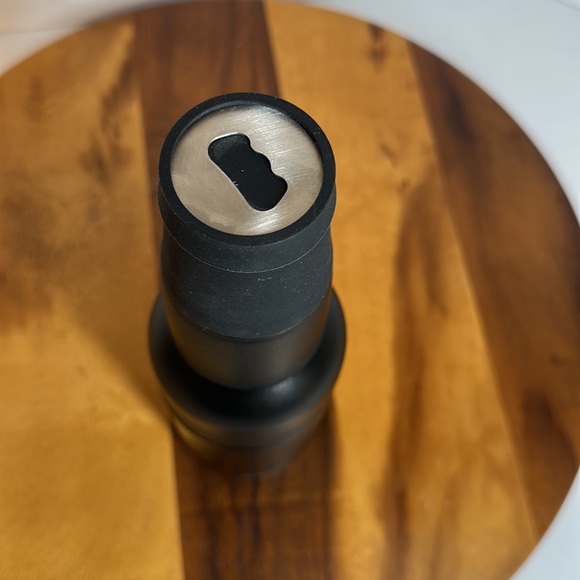 Asobu Black Frosty Beer Cooler keeps your beer chilled for hours! - Picture 5 of 17